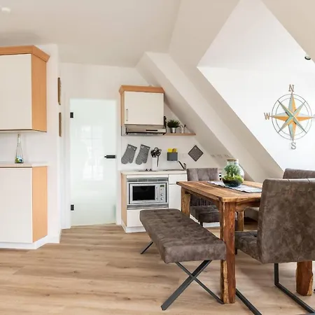 Fewo-9-kuestenliebe-villa-vogelsang-binz-3-raum-balkon-sauna-parkplatz-strandnah Lejlighed *