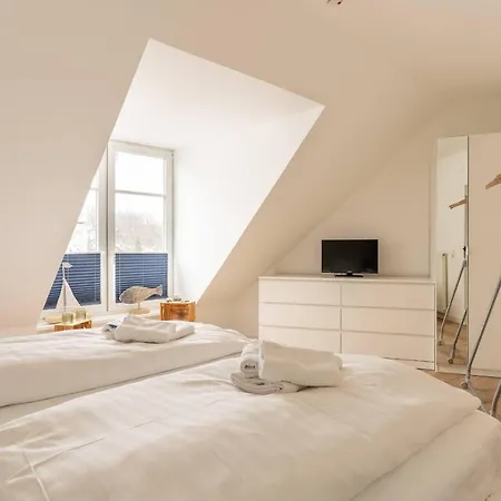 Fewo-9-kuestenliebe-villa-vogelsang-binz-3-raum-balkon-sauna-parkplatz-strandnah * Binz