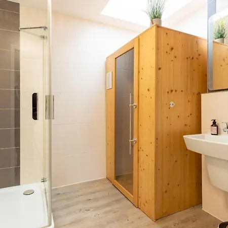 Apartmán Fewo-9-kuestenliebe-villa-vogelsang-binz-3-raum-balkon-sauna-parkplatz-strandnah *