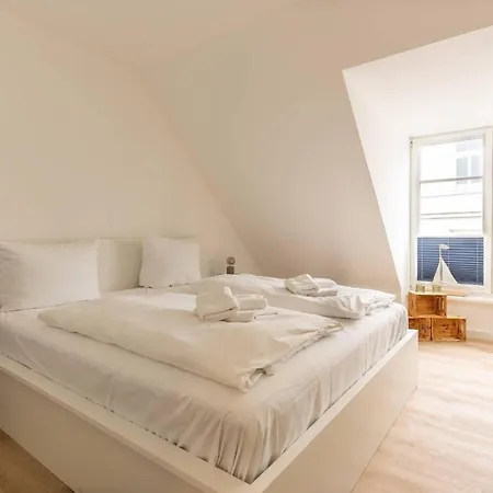 Apartmán Fewo-9-kuestenliebe-villa-vogelsang-binz-3-raum-balkon-sauna-parkplatz-strandnah *